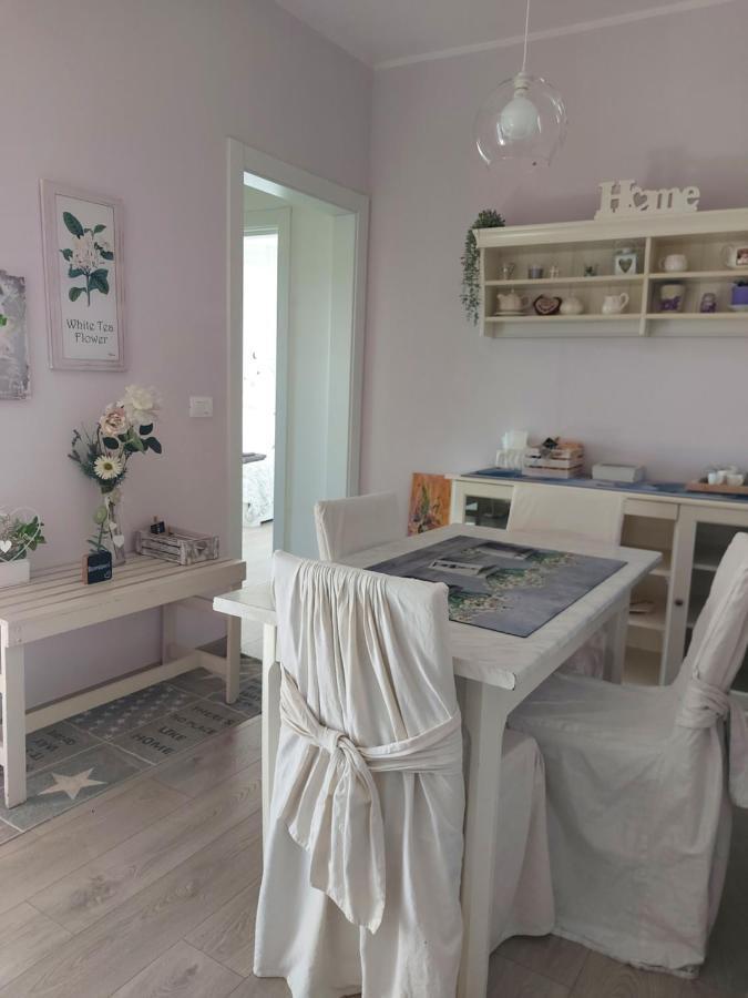 La Pineta - Delightful Small Apartment Near The City Center LʼAquila Kültér fotó