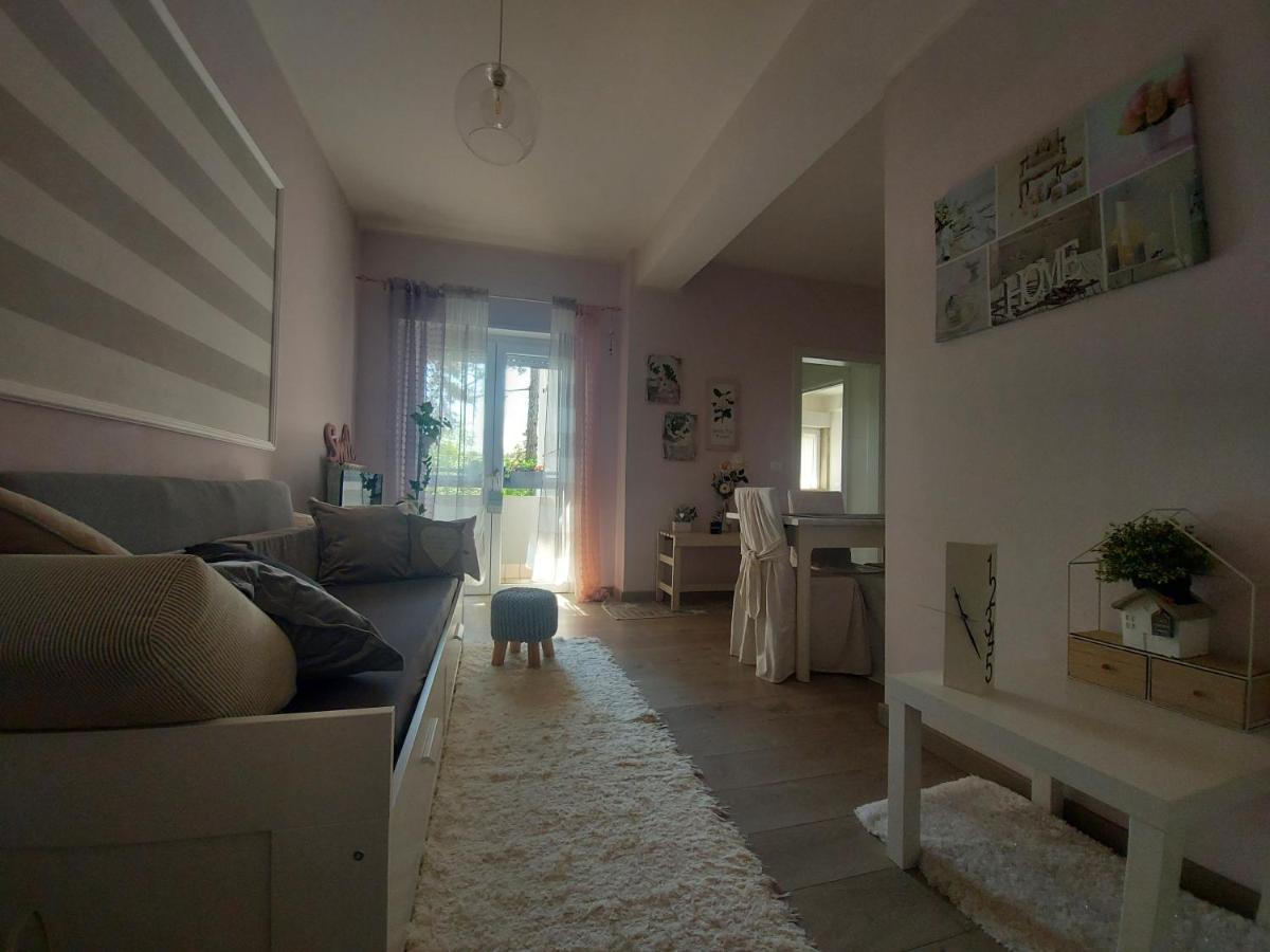 La Pineta - Delightful Small Apartment Near The City Center LʼAquila Kültér fotó